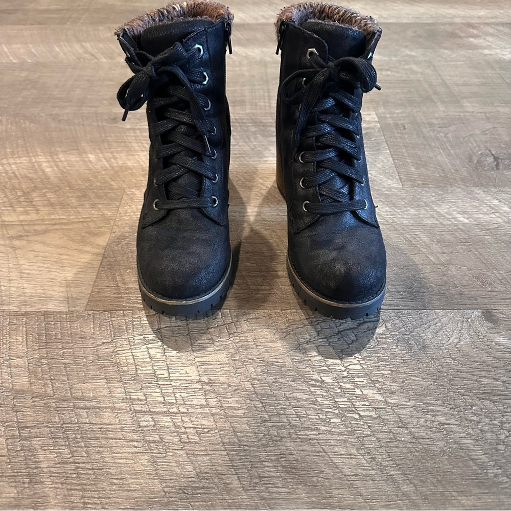 Black Women’s Sweater Ankle Boots By Carlos By Carlos Santana Size 7.5